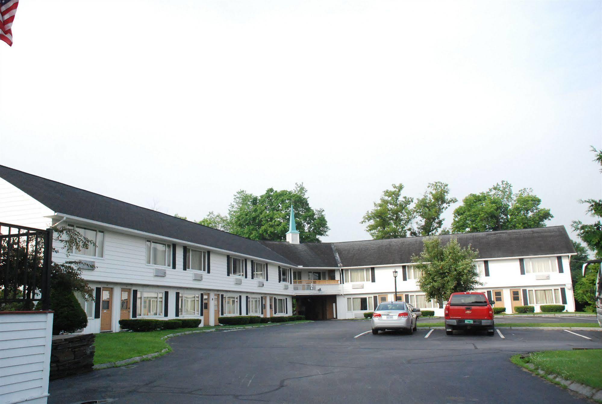 Hollow Inn And Motel Barre Buitenkant foto